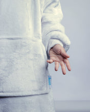 Load image into Gallery viewer, Silver Grey Kid